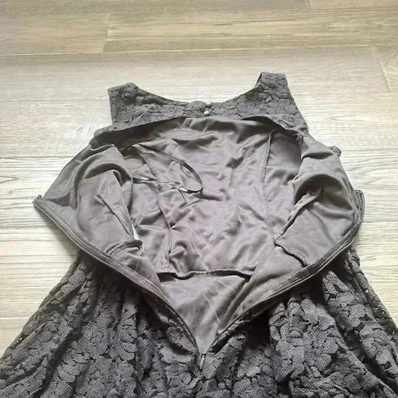🌸3/$30🌸only |  Black lace skater dress - Picture 9 of 11